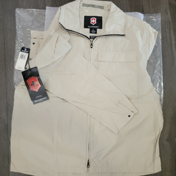 VICTORINOX  size L - Picture 9 of 10